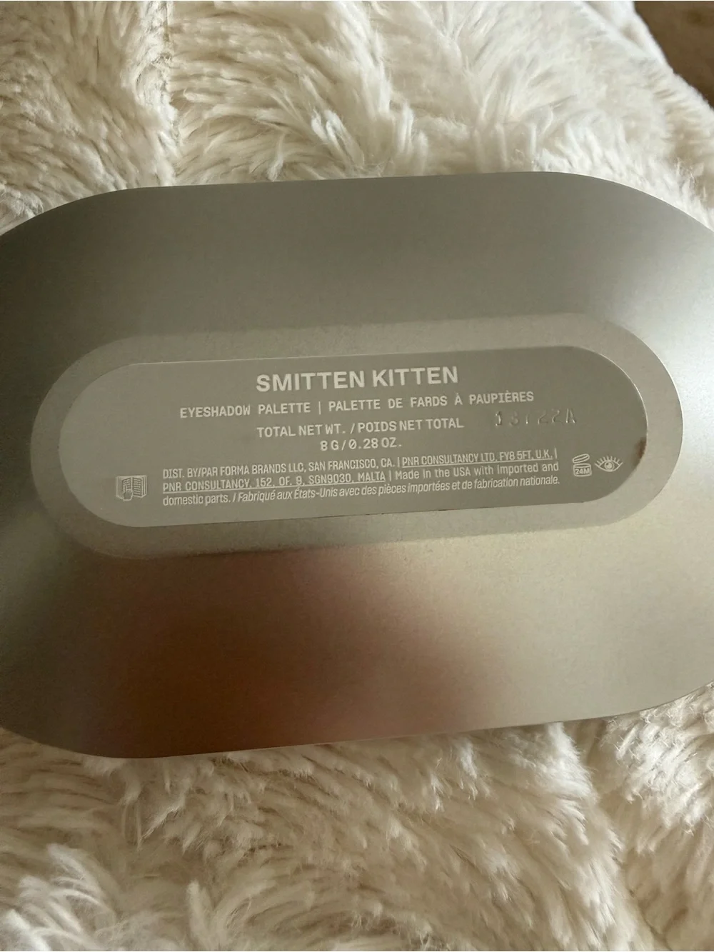 r.e.m. beauty 5 color eye shadow palette- smitten kitten